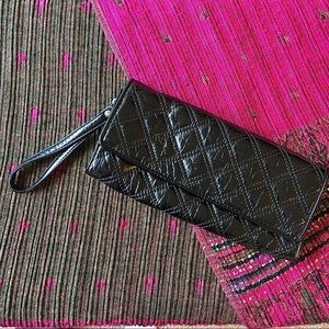 3/$15! New York & Co black clutch/wristlet